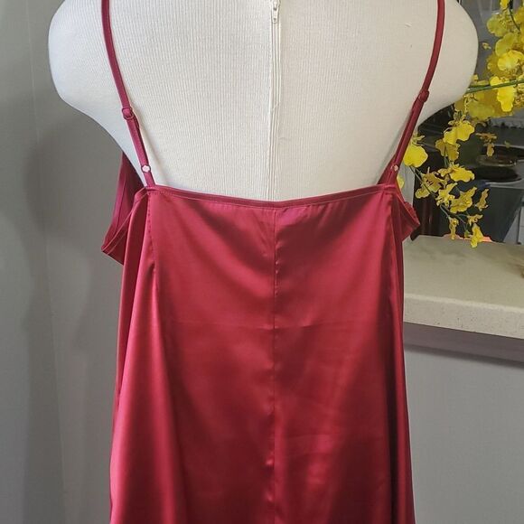 Slip dress, beautiful red satin, size 3 X. Side zipper by Shein. Good us… - Picture 5 of 7